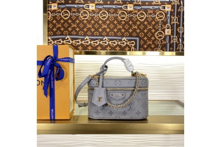 루*비통 Vanity Chain Pouch m12427