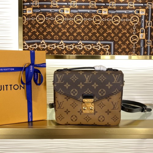 루*비통 POCHETTE MÉTIS BACKPACK M11941